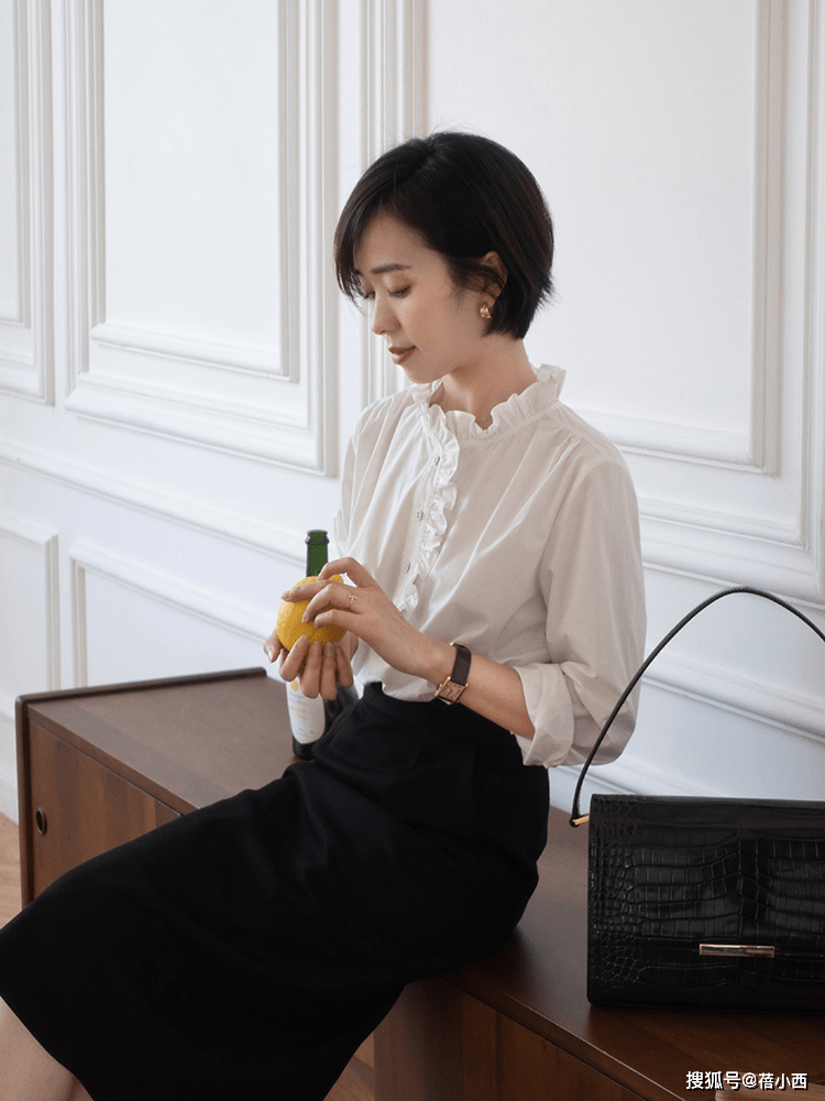 黑色 春季还是穿“衬衫”最高级,搭配半身裙、牛仔裤、阔腿裤,好洋气