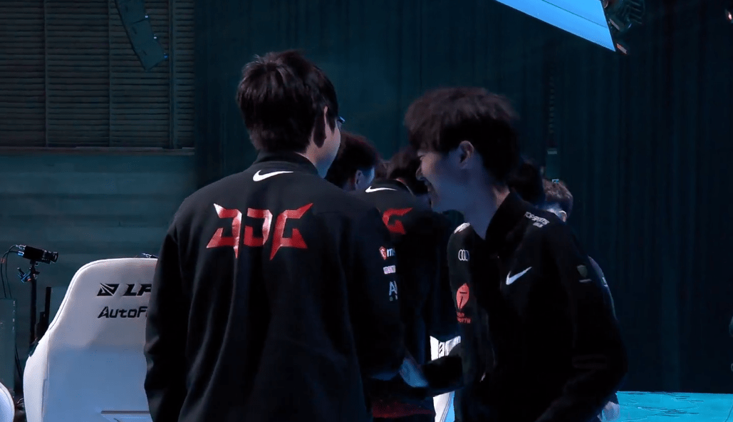 tes干碎jdg,369挨喷,阿水打出1项耻辱数据_比赛_hope_成功