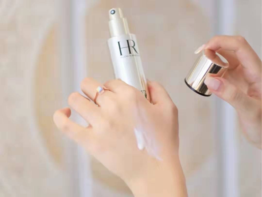 护肤品贵妇最爱的护肤品牌,同样功效的精华液,为什么它虽贵却那么火?