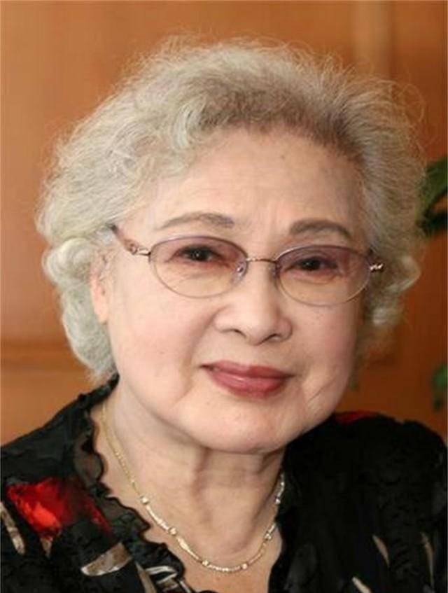 生活揭秘至今已98岁秦怡的保养之道，她一天是怎么过的，老还这么美