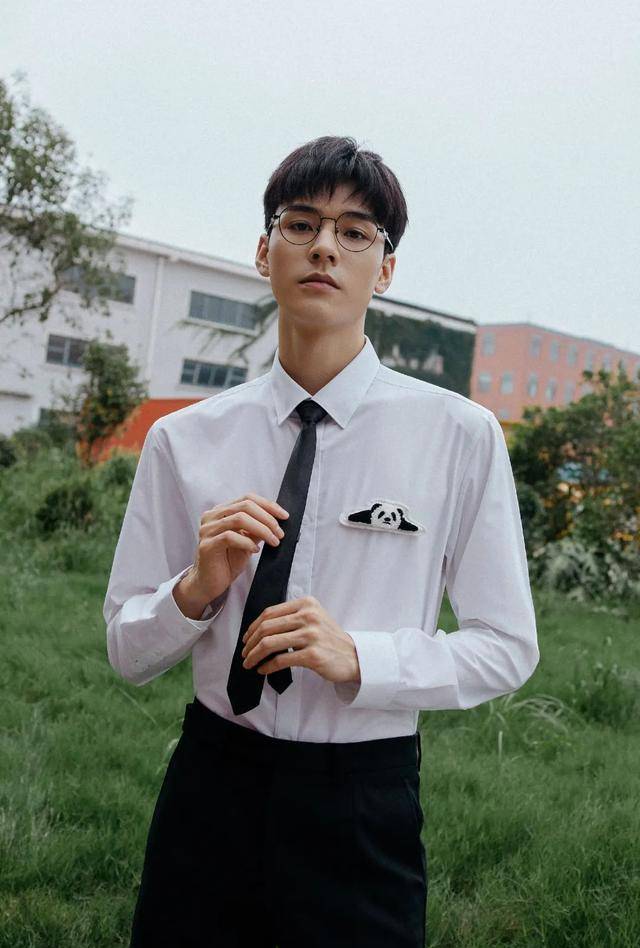 黑色 TOWN潮流请收下这一份黑白穿搭大赏！