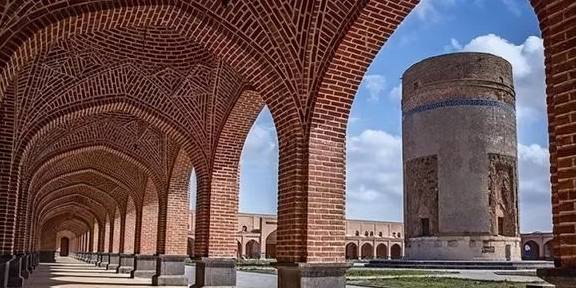 阿尔达比勒 来自搜狐网