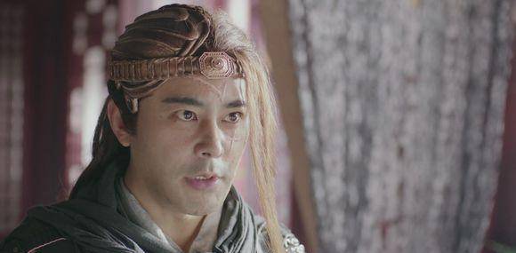 混元霹雳手成昆比二仙四王强多少?