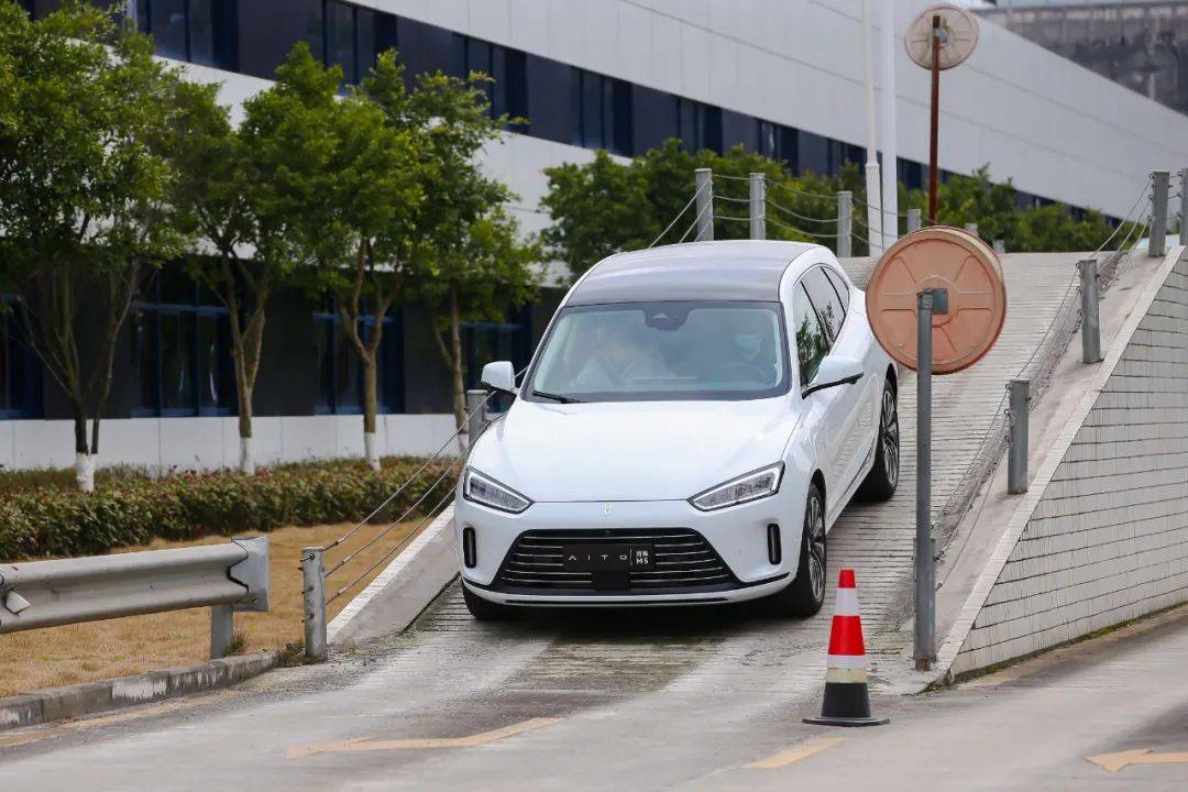 点滴探厂 | 千里智行始于 AITO问界M5