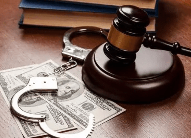 罚。其中在妨害公务罪当中。到案后能够如实供述犯罪事实，可从轻处罚。三名民警 放弃主张对刘某的民事赔偿
