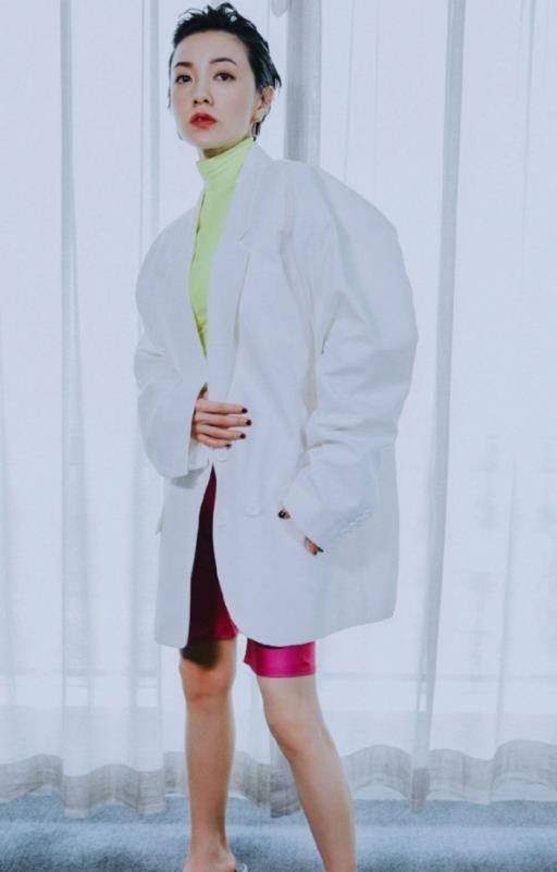 黑色 小个子女生，日常应该怎么穿？学会郭采洁的穿搭法则就够了