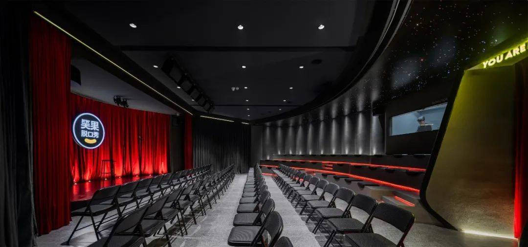 对话厘线设计脱口秀剧场空间如何掌控打开快乐的方式