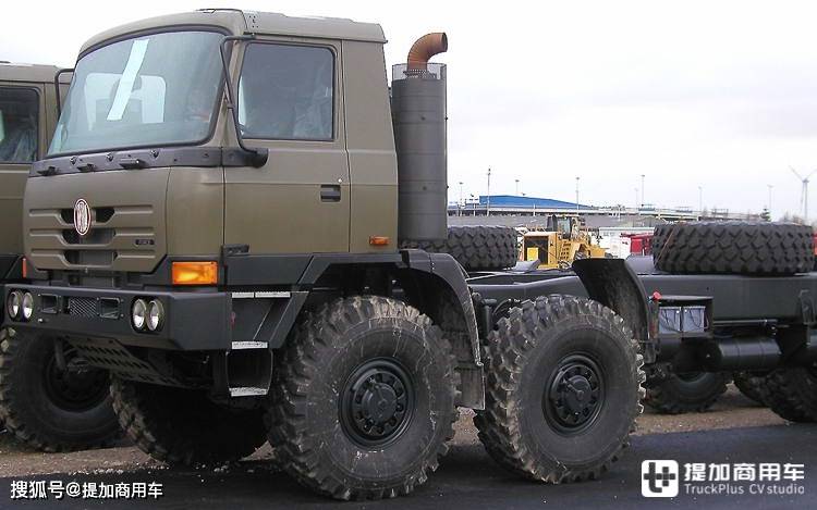 6轴12x12全驱动,总长达14米,带您见识太脱拉军用卡车底盘的最强战力