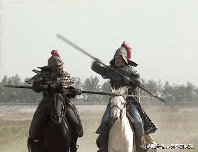 古代骑兵如何在战马上使用长枪真像电影里那样骑枪对冲吗