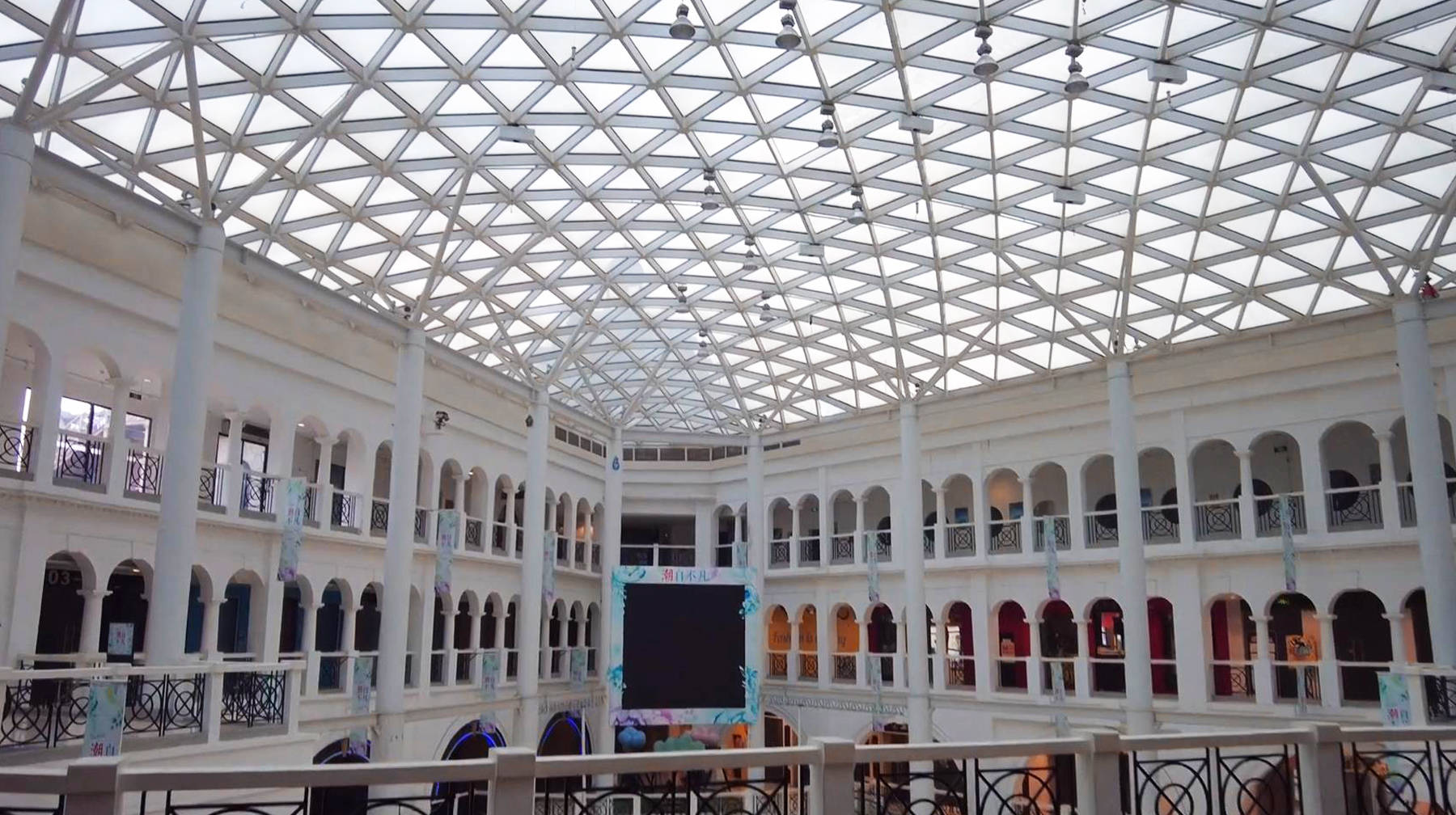 原创曾是民国三大娱乐城之一路过武汉汉口民众乐园百年底蕴感染人