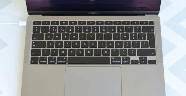 原创围观苹果macbookair评测近乎完美的商务笔记本电脑喜欢吗