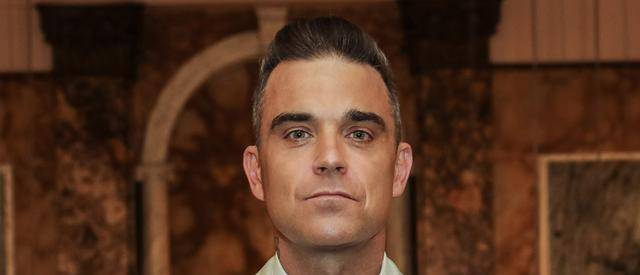 45岁过气歌手自荐真人秀为钱愿意野外吃虫网友不想看这傻子