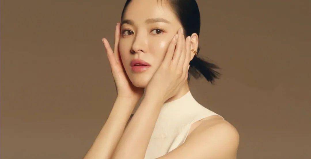 棕色画眉不贴骨，一定很辛苦（宋小宝让我顿悟）