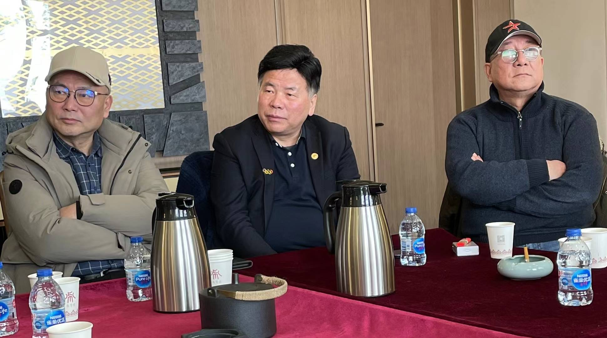 左起;全国政协委员屠杰,著名社会活动家樊勇新,smg资深媒体人王惠原