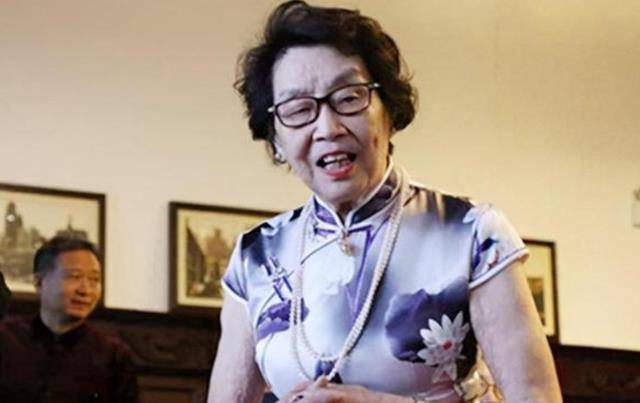 80多岁回到上海老宅,意外发现门匾中有惊喜_杜美月_姚玉兰_父亲