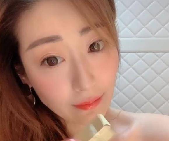 她是《少林足球》原定女主,因无戏可拍退圈,今低调嫁人成网红_李卉