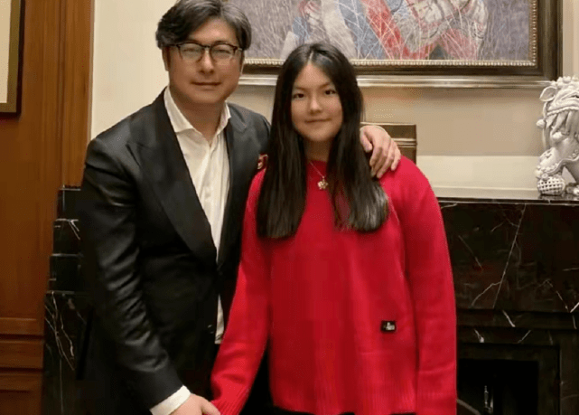 富婆 王诗龄瘦了后美貌开挂！才12岁就戴10万的项链炫富，比李湘还贵气