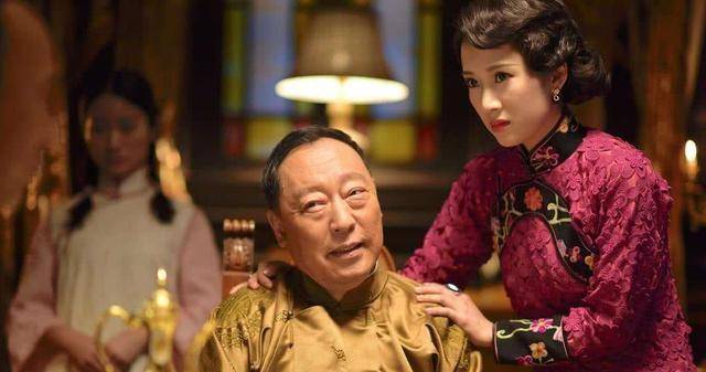 因为|他是戏精担当,号称东北吴彦祖,年轻时毫不起眼,59岁终成名