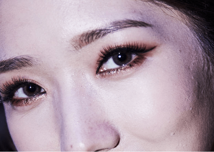 高清生浮粉、长痘、整容痕迹，明星未修图里的脸，让我看见了人间真实