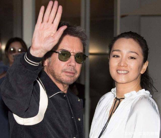 电影节 53岁巩俐戛纳美爆了！一袭白裙仙气十足，拥有爱情和事业的她真美