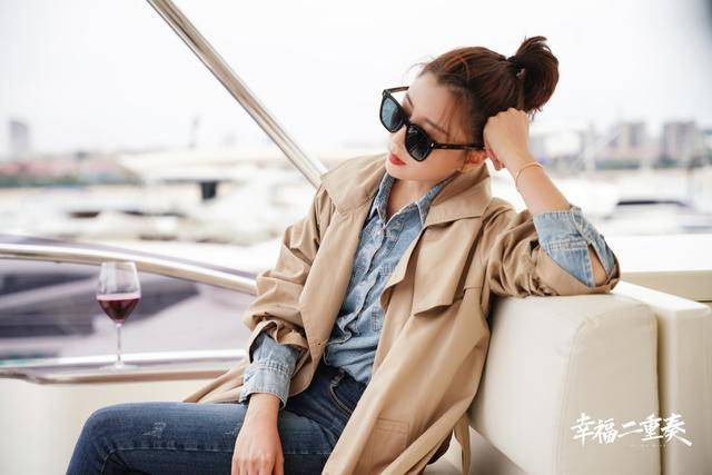 身材苗条 42岁殷桃吃了防腐剂,身材苗条似少女,穿衣品味更是靓丽时髦