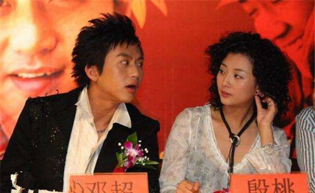 不过有娘娘坐镇,邓超还是安心做他的好男人,和殷桃只当是一段露水情缘