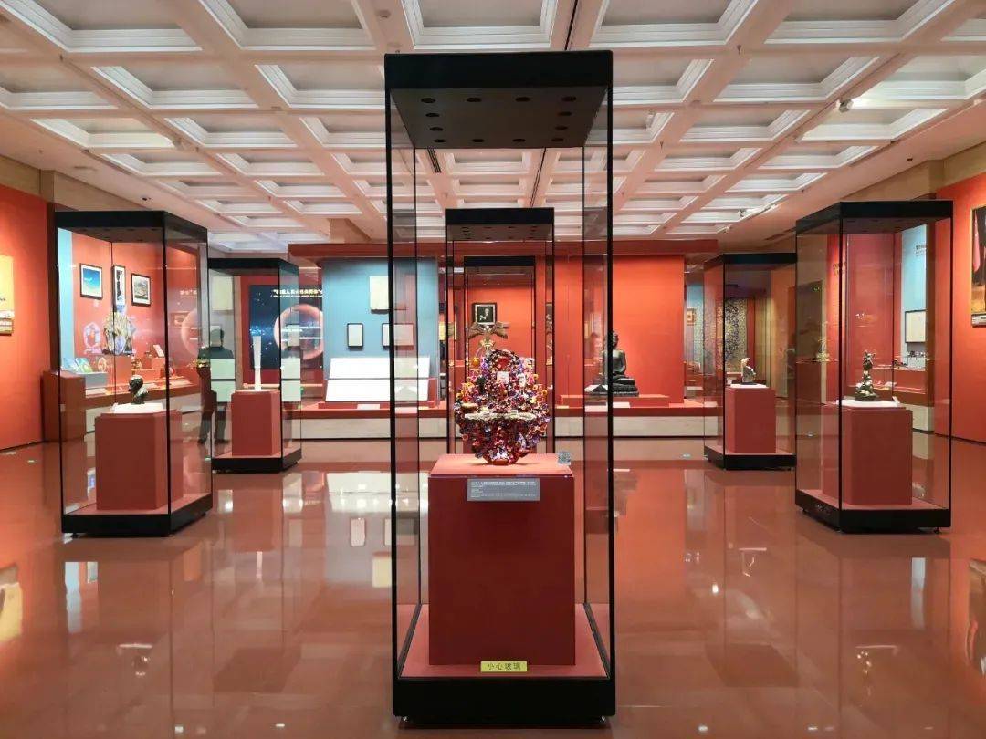 埃克苏带您见证国礼的厚重情谊上篇_中国_文化_外交