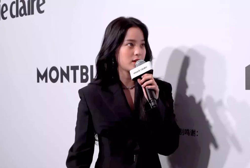 杨幂 女明星齐穿西装走红毯：吉克隽逸张天爱撞衫，杨幂状态好？