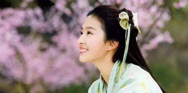 角色|同样演小龙女，把陈玉莲、李若彤和刘亦菲放一起看，差别就出来了