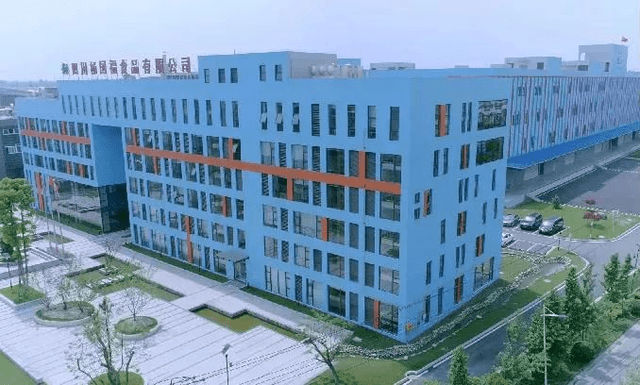 但杨国福所承建的研发工厂最大承载量高达2万家,这也就说明了工厂依然