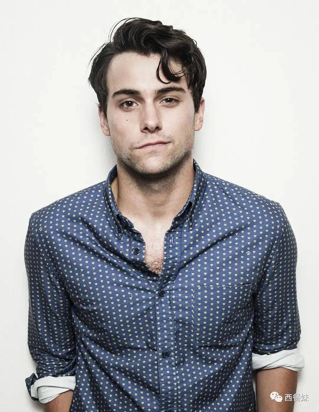 原创好莱坞帅气小鲜肉因不剪脚指甲被粉丝骂好恶心