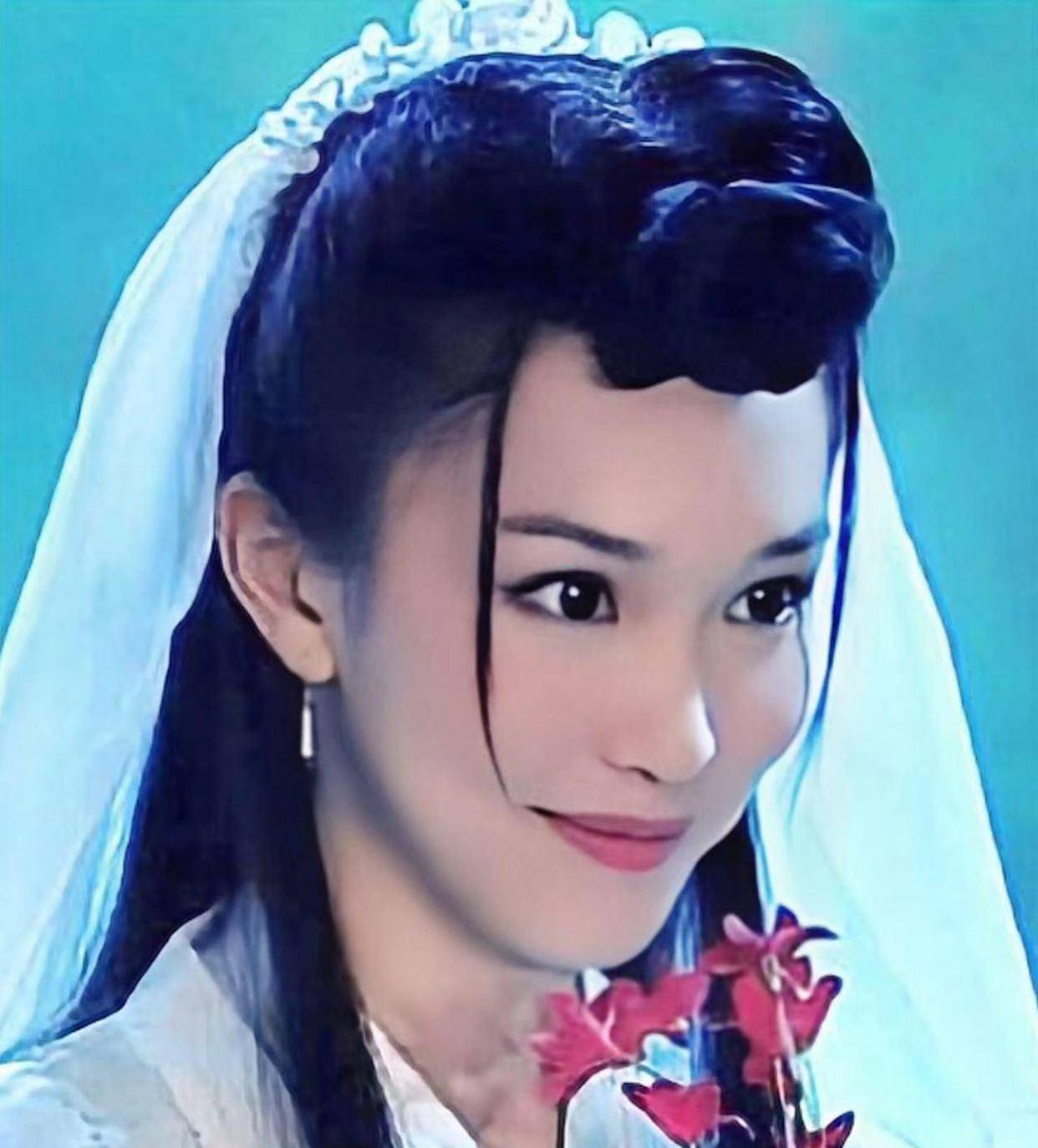 后遗症女明星为了变美，乱整鼻子留下的后遗症，至今悔恨终身