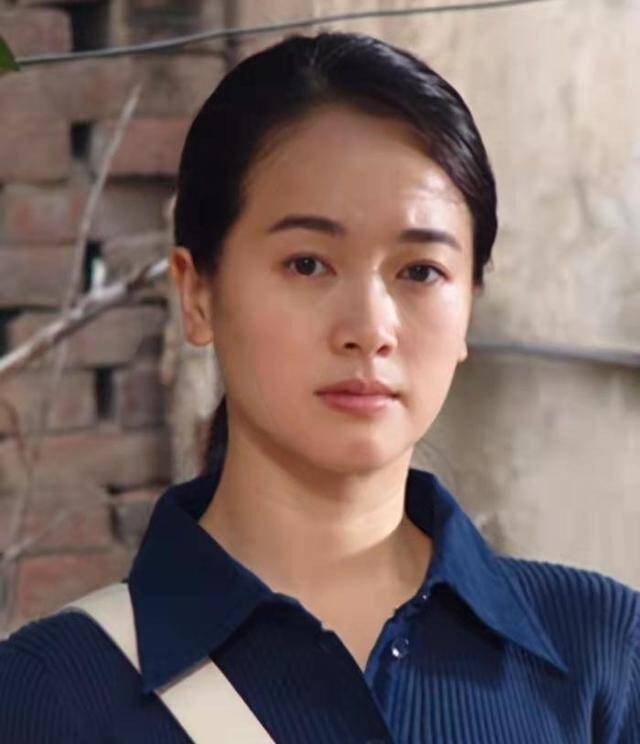 补充左小青晒拍戏近况，皮肤紧致白到发亮，十几种补品不停吃