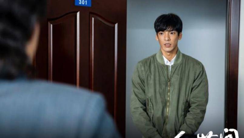 而且人家有腹肌呀饰演彭心生的演员叫洪浚嘉,1991年出生于中国香港,洪