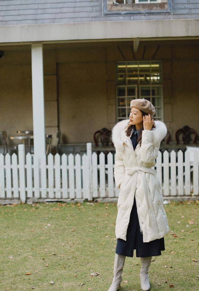 显得 女人就是要会打扮才出众,年底聚会,穿得精致有女人味更亮眼