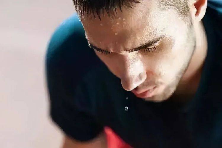 胸痛|32岁男子，晨跑时晕倒，2件事害了自己