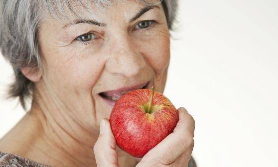 拔丝|老年人吃水果要有选择地吃 适合冬季老人吃的水果