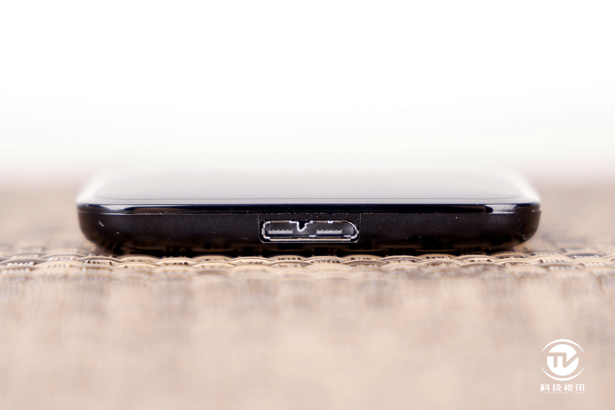 27g的随身存储精灵 西数WD Elements SE PSSD评测