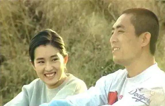 张末|张艺谋之女：从小最恨巩俐，离婚后回到父亲怀抱，如今成大导演