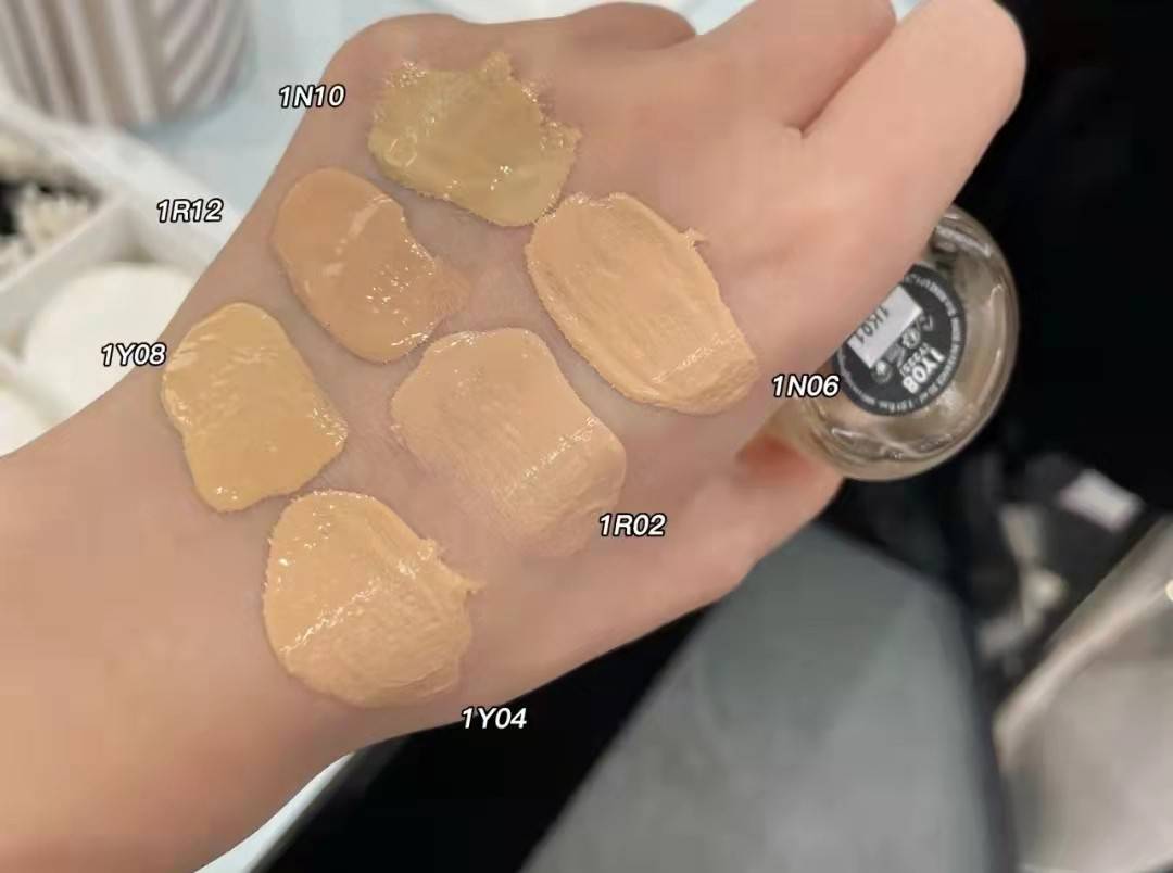 官宣最近大热的3款“粉底液”测评,优缺点都说明白了,照着买不会错