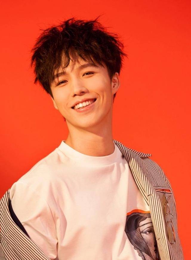 林瑞阳32岁儿子官宣恋情认爱偶像剧教母女儿女方刚离婚1年