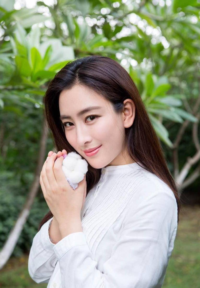 单身未育的大龄女明星有人情史丰富有人情史简单