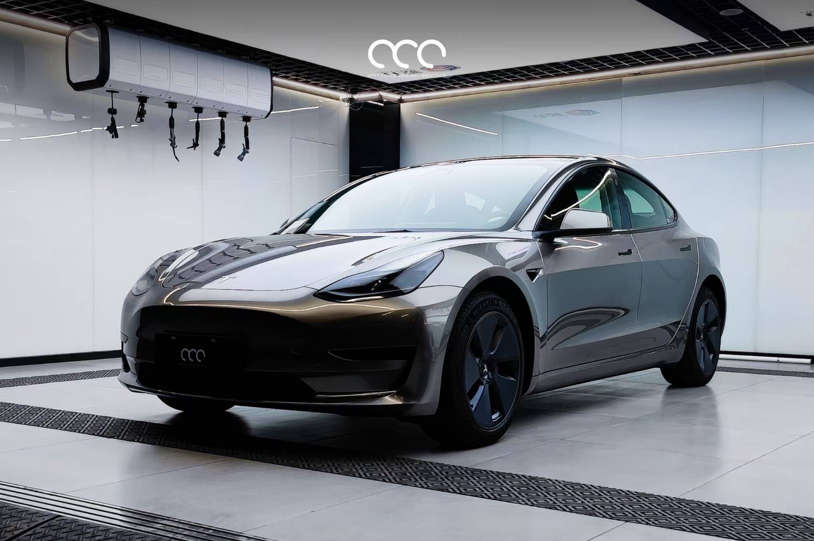 漫彩改色膜特斯拉model3pet液态金属银