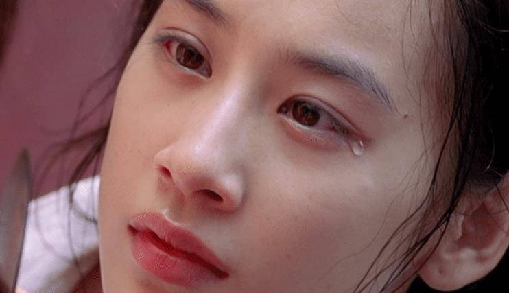 因为瘦脱相的10位女星：皮肉流失，行走的骷髅，瘦成纸片人真的不好看