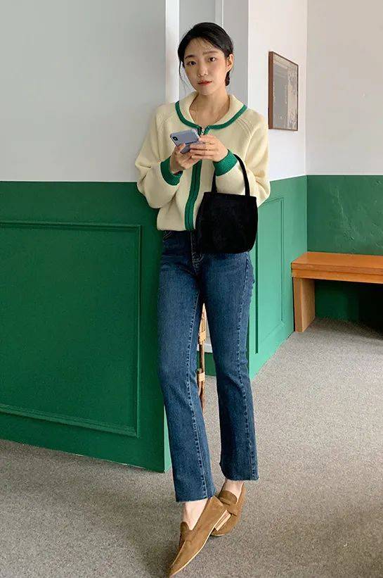 芭蕾 扔掉小白鞋,“牛仔裤+这双鞋”才是2022洋气穿搭!