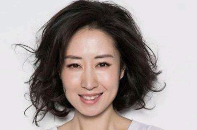 方脸别再追求“瓜子脸”了，这几位明星告诉你，方脸也能美丽大气