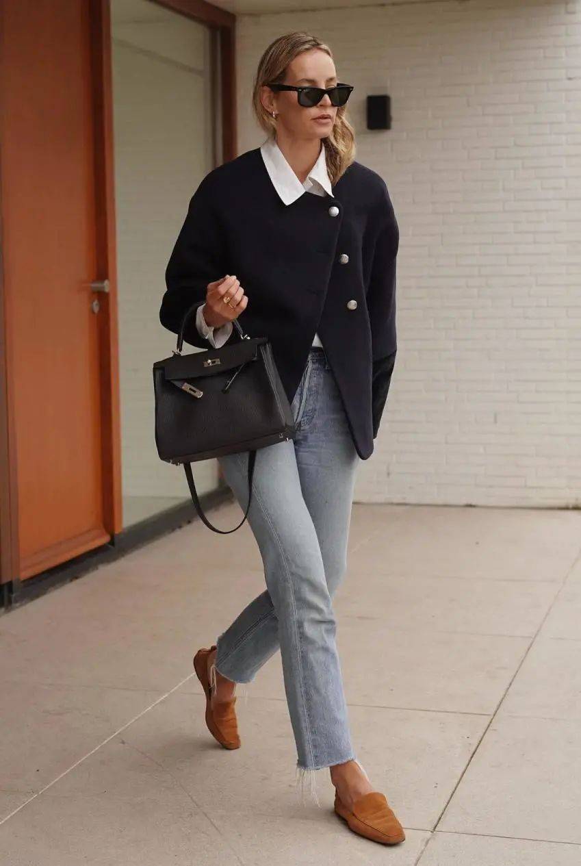 芭蕾 扔掉小白鞋,“牛仔裤+这双鞋”才是2022洋气穿搭!