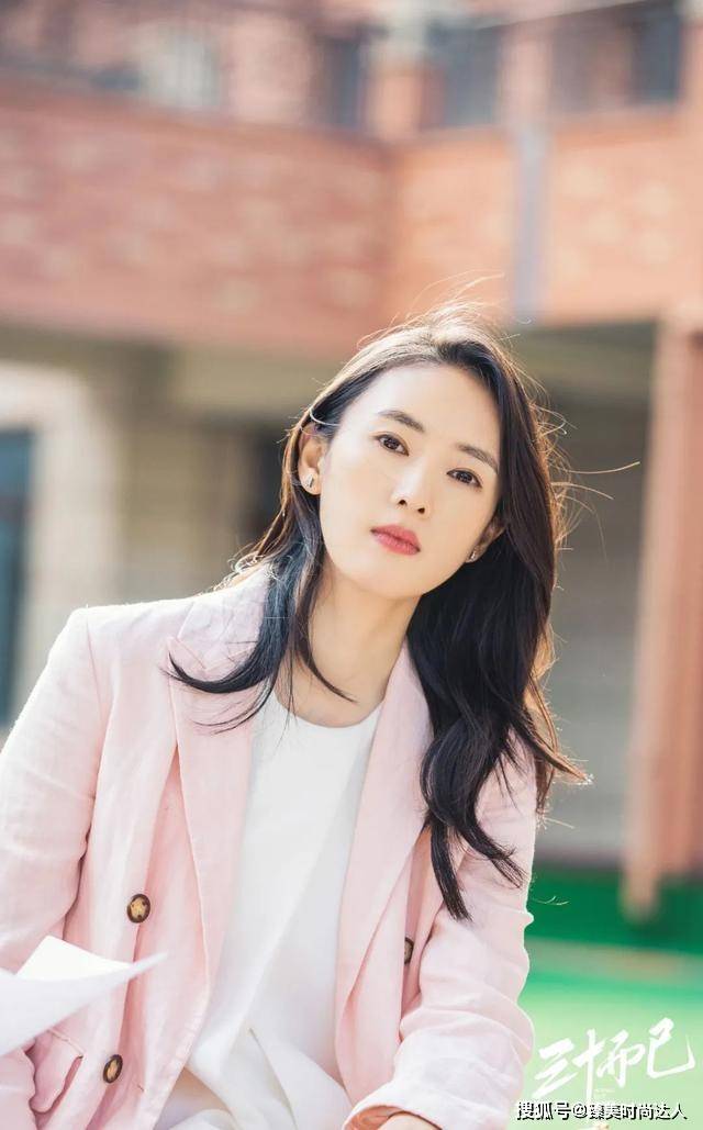 自律真正有气质的女人身上会有3个特点，看顾佳就知道，有钱也装不来