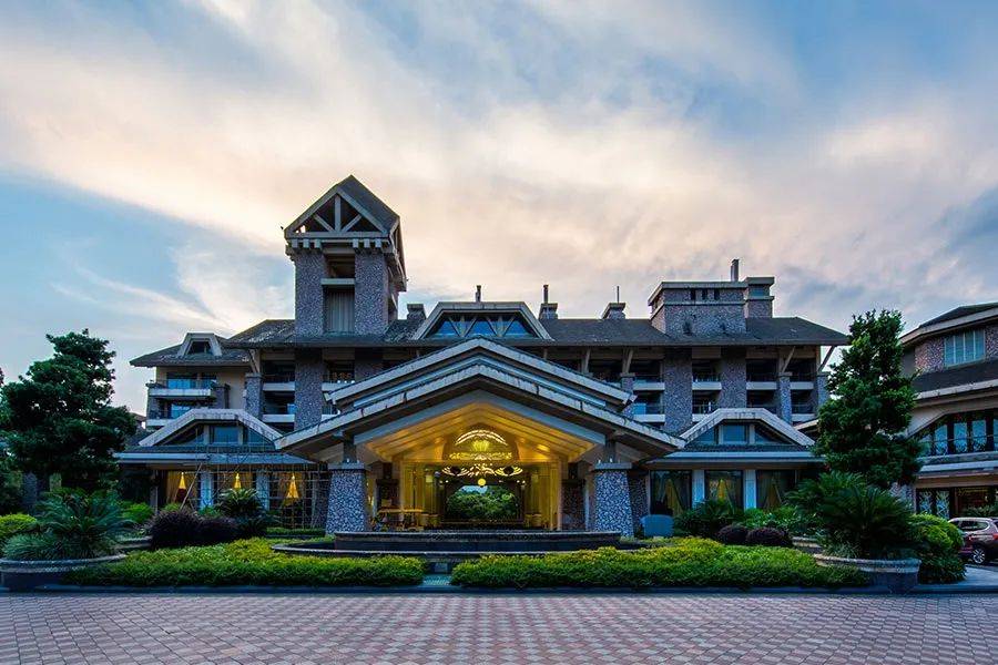 【38女神节专属】广州香江健康山谷温泉酒店,享天然氧吧,泡养生温泉