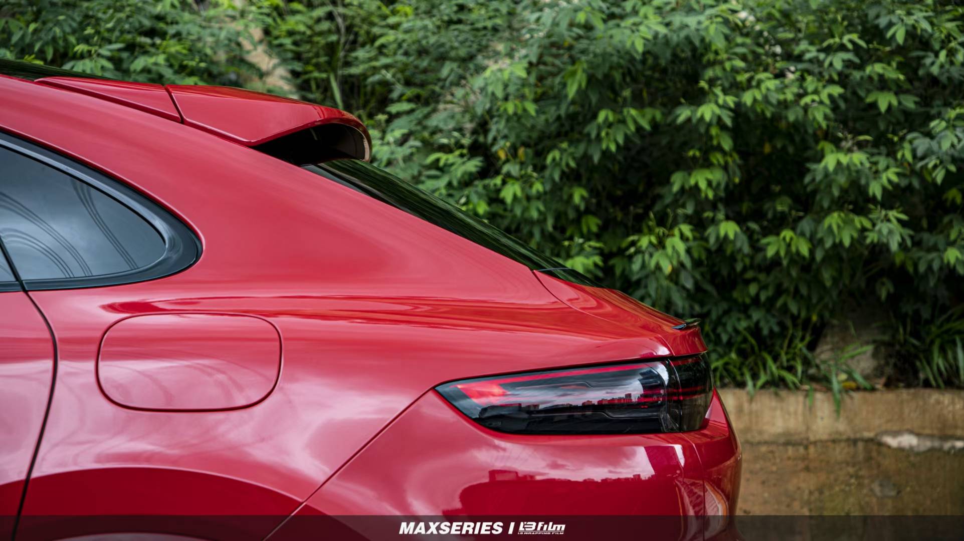 保时捷卡宴lbfilm改色膜胭脂红